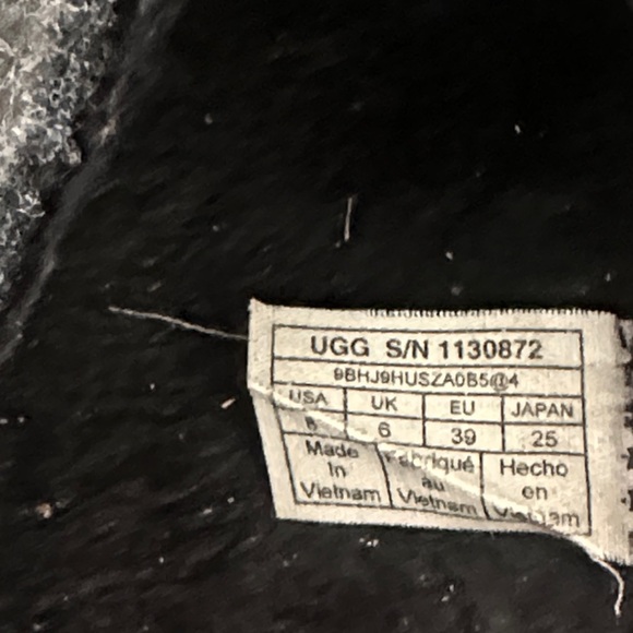 Ugg Refelt Cozy Black Shoes size 8 - Picture 6 of 6